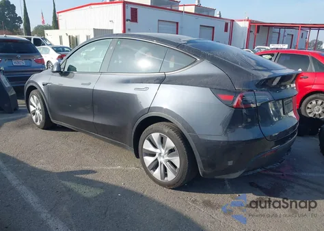 2024 Tesla Model Y Long Range Dual Motor All-Wheel Drive from USA, damaged, VIN 7SAYGDEE8RA233519
